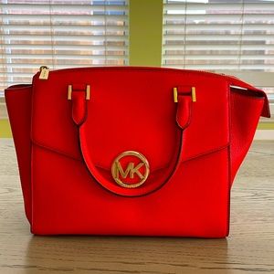 Michael kors red Totes bag with 99% new
